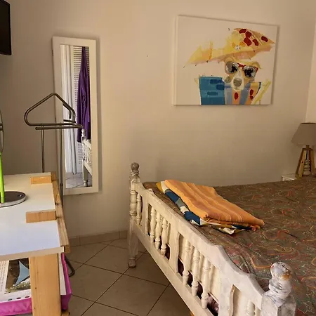 Climatise Avec Terrasse A 300m De La Plage - Capacite 4 Personnes - Fr-1-749-32